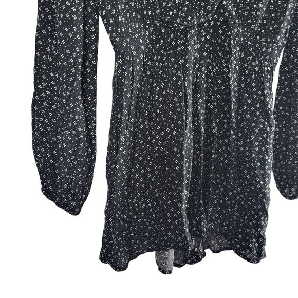 Urban Outfitters Black Mona Surplice Long Sleeve Romper M Womens Key Hole NWT - Picture 6 of 13